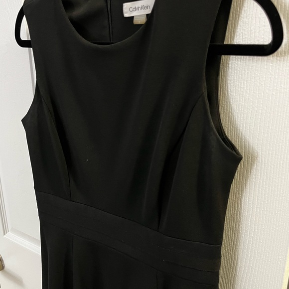 Calvin Klein black dress size 8 with sheer details. - Picture 4 of 5